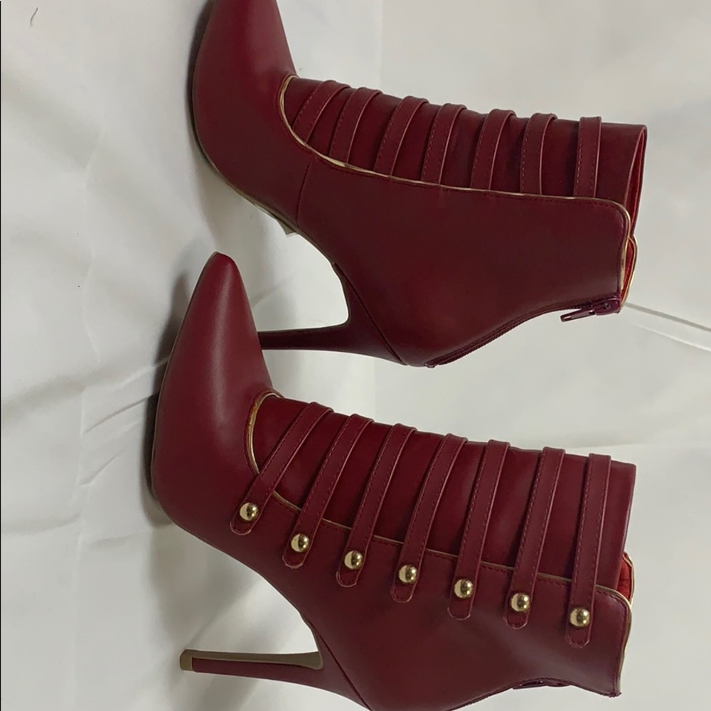 Boots - Picture 2 of 5